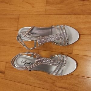 Paprika silver heels size 7